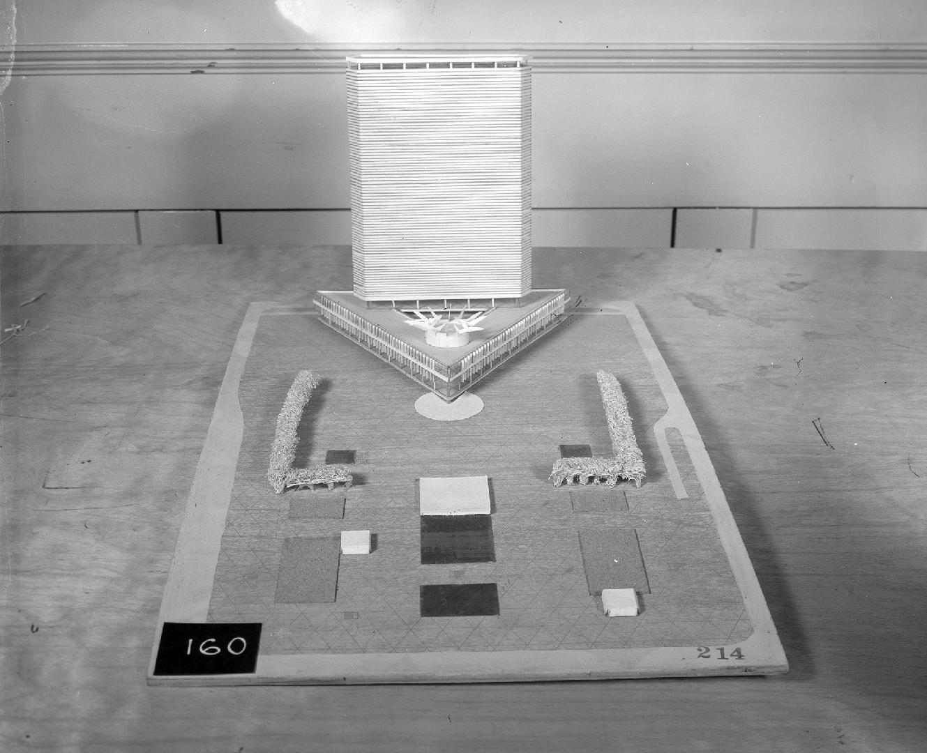 André Remondet entry, City Hall and Square Competition, Toronto, 1958, architectural model