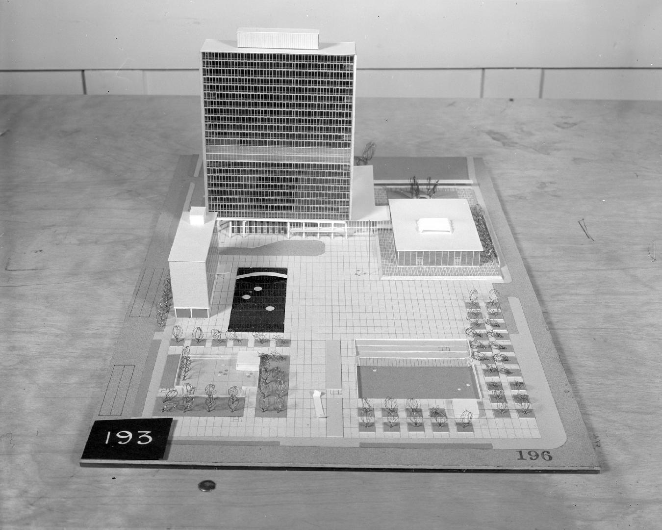Bregman & Hamann entry, City Hall and Square Competition, Toronto, 1958, architectural model