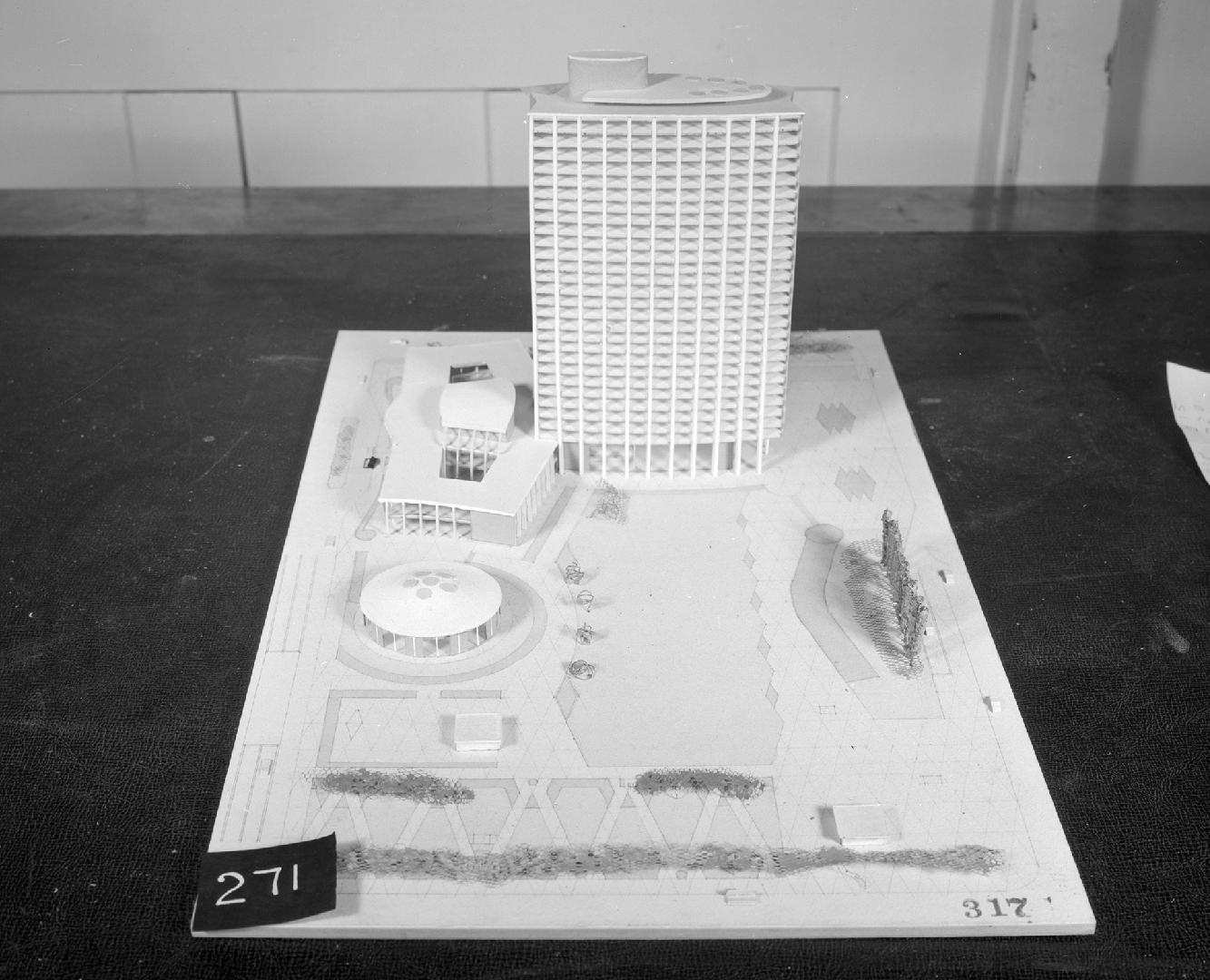 Govan Ferguson Lindsay Kaminker Langley Keeleyside entry, City Hall and Square Competition, Toronto, 1958, architectural model