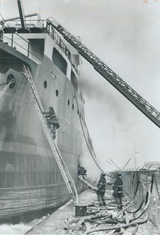 Ship fire in Toronto Harbor