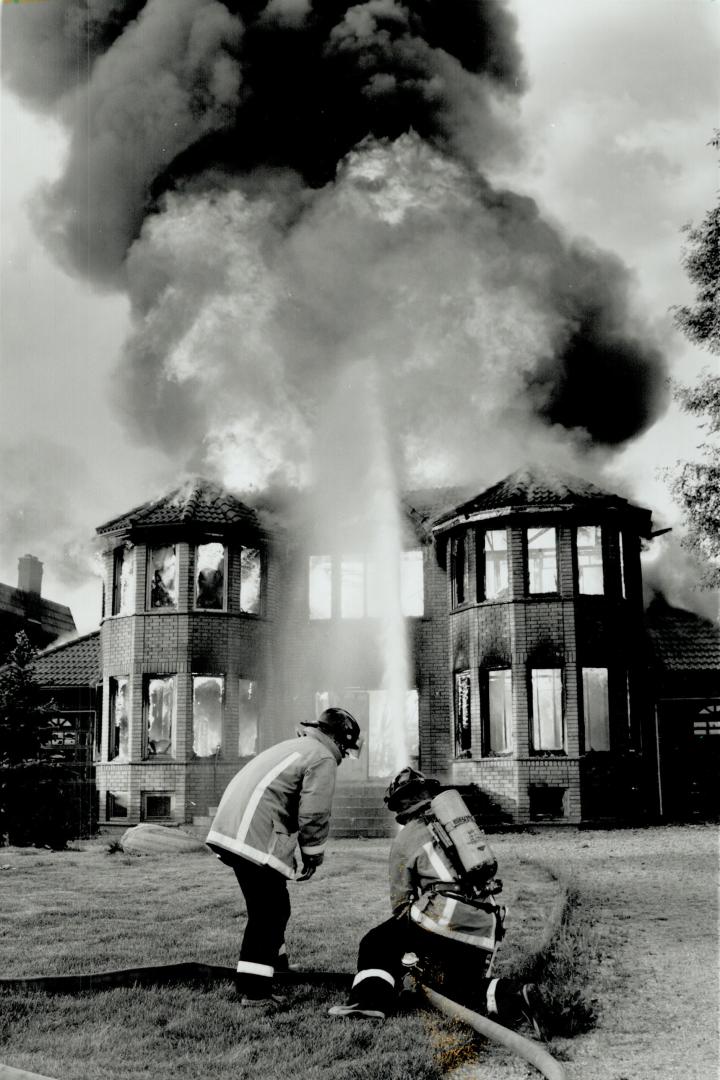 $891,000 Home destroyed. Firefighters battle a blaze yesterday which destroyed a Mississauga house at 2343 Glengarry Rd., near the Queensway. The $891(...)