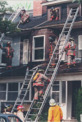 307 Woodbine Ave N, of Queen St, E