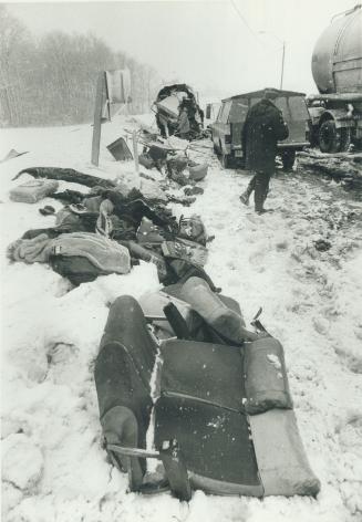 Accidents - Motor - 1979, January 25 - Bus north of Barrie