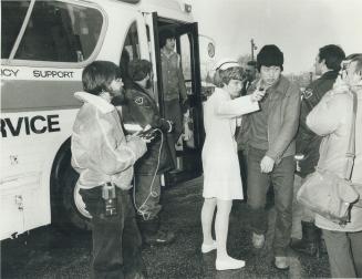 Accidents - Motor - 1979, January 25 - Bus north of Barrie