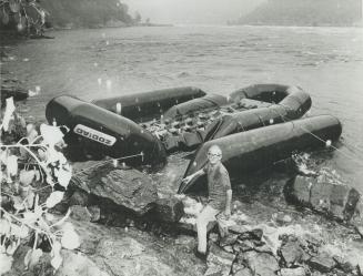 Accidents - Rafts - Niagara River Accident, August 30, 1975