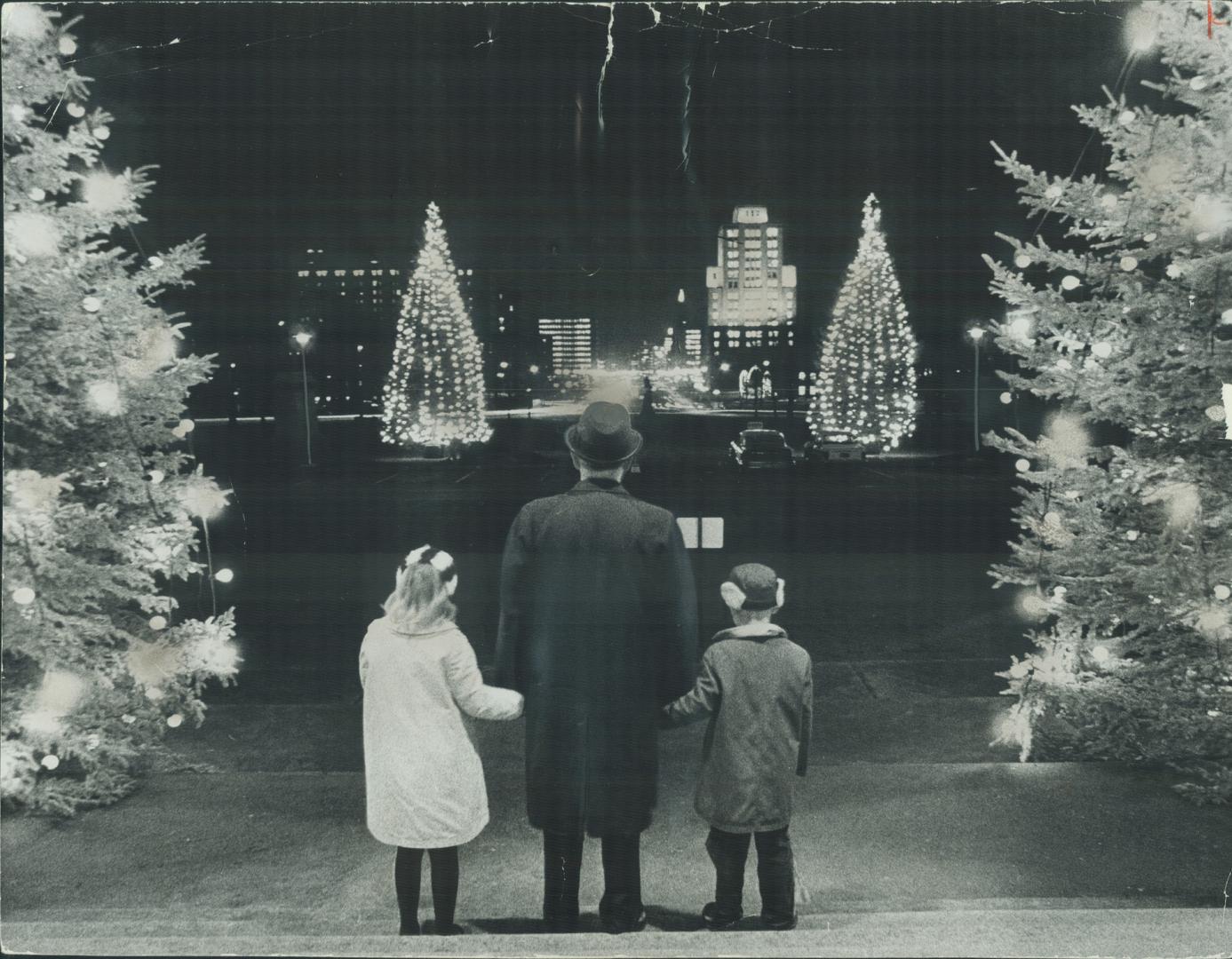 University avenue Aglow for Christmas