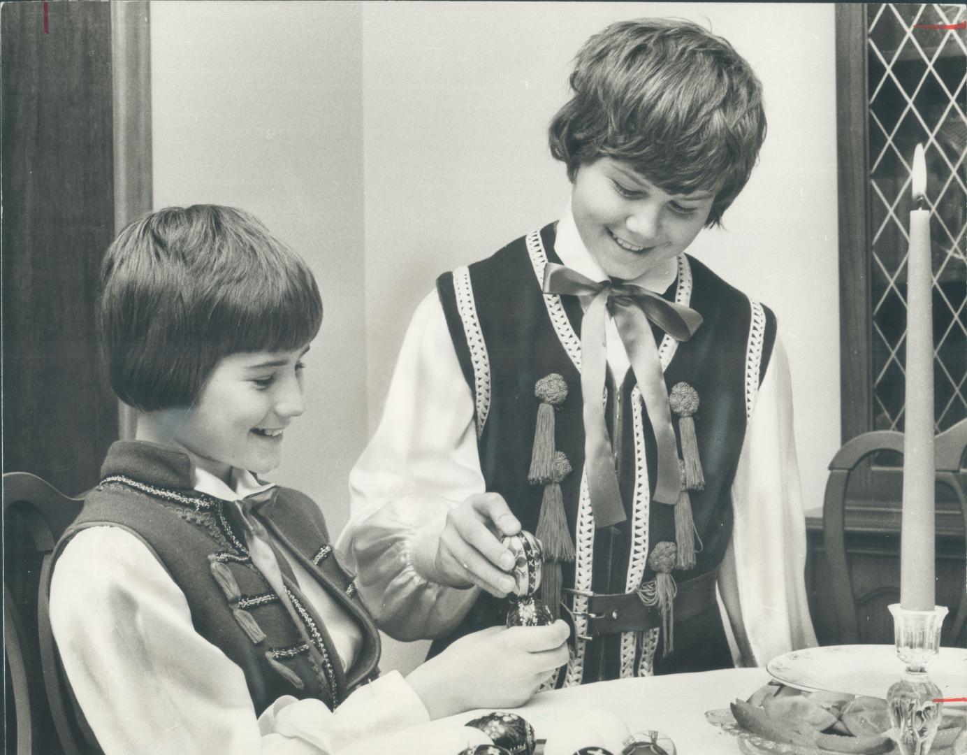 Dubicki boys play Easter egg game