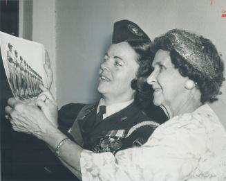 Army women recall war stories. At the 12th annual Canada-wide reunion in Toronto on Saturday of the veterans of the Canadian Women's Army Corps, Mrs. (...)