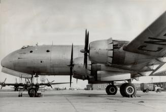 Largest Aircraft ever to land at Edmonton municipal airport was the new DC-7, the world's greatest cargo carrying plane, which arrived from Great Fall(...)