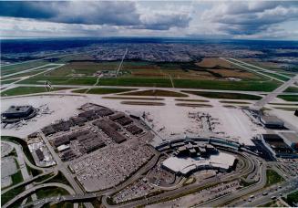 Aviation - Airports - Canada - Ontario - Toronto - Pearson International - miscellaneous - 1984
