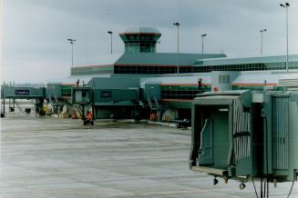 Aviation - Airports - Canada - Ontario - Toronto - Pearson International - miscellaneous - 1984
