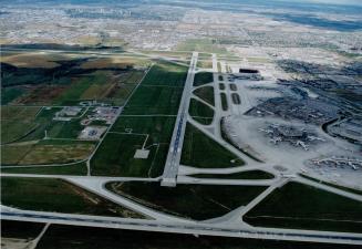 Aviation - Airports - Canada - Ontario - Toronto - Pearson International - Planes - 1990