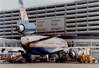 Privatizing project: Ottawa plans to call tenders this fall to privatize and renovate Terminal 1, shown in this file photo, and Terminal 2, at Pearson Airport