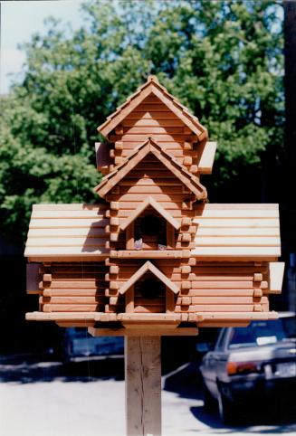 Birds - Bird houses, bird feeders, bird baths