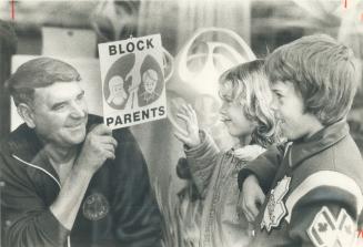 There's a shortage of block parents in Etobicoke's Lakeshore area, says Henry specht, the organization's publicity chairman. He blames the problem on (...)