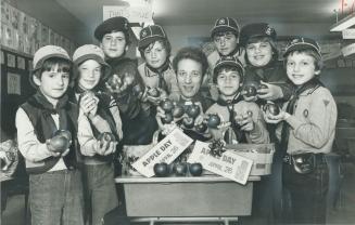 Be a good scout. Saturday is apple day in Metro and if you're lucky, you might be able to buy an apple from one of these stars - members of the 195th (...)