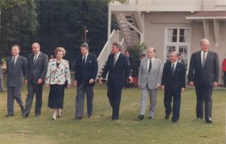 8 Leaders: At the Hunt club from left are Jacques Deiors, Ciriaco De Mita, Margaret Thatcher, Ronald Reagan, Brian Mulroney, Francois Mitterrand, Noboru Takeshita and Helmut Kohl
