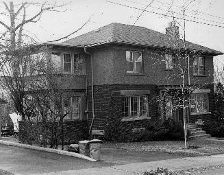 House, Weybourne Crescent, west side, between Lawrence Avenue East and Lympstone Avenue, Toront ...