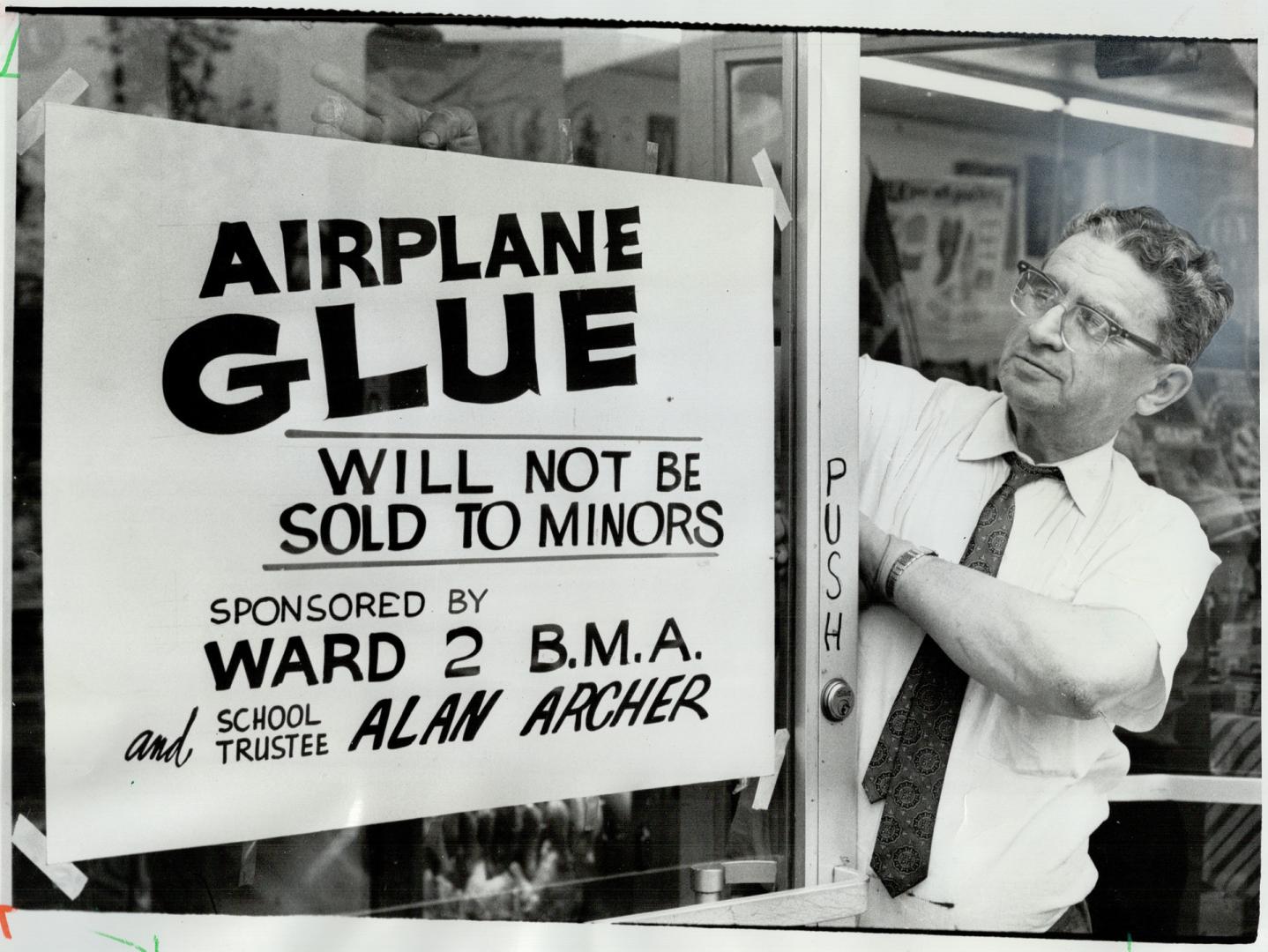 Crackdown on glue sniffers starts in central Toronto as Sam Rotenberg, owner of Parliament St
