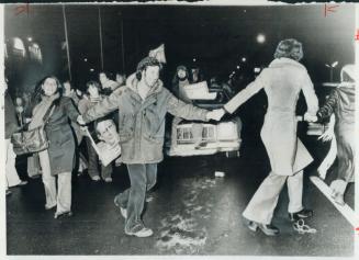 Streets were alive with the sounds of victory in Montreal last night after word of the Parti Quebecois victory was announced. People danced and drank (...)