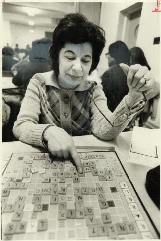 High scorer for the night at the first meeting canada's first Scrabble Players' Club, was Shirley Drucker (above) who ticked off 431 points in one gam(...)