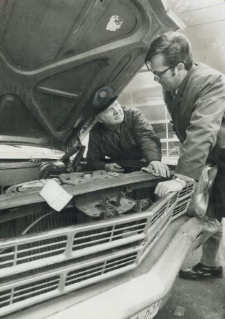 I'm a Christian, mechanic Cecil Brenton tells Star reporter Martin Dewey after replacing a loose spark plug wire on Dewey's car and charging nothing. (...)