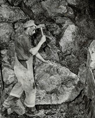 Asbestos fibres are considered choice if over 5/8 of an inch in length