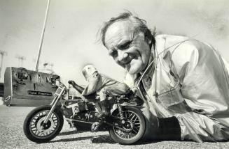 Easy rider, George Blizzard doesn't have t o hit the road to get a thrill out of biking-he seems totally enthralled with his radio-controlled motorcyc(...)