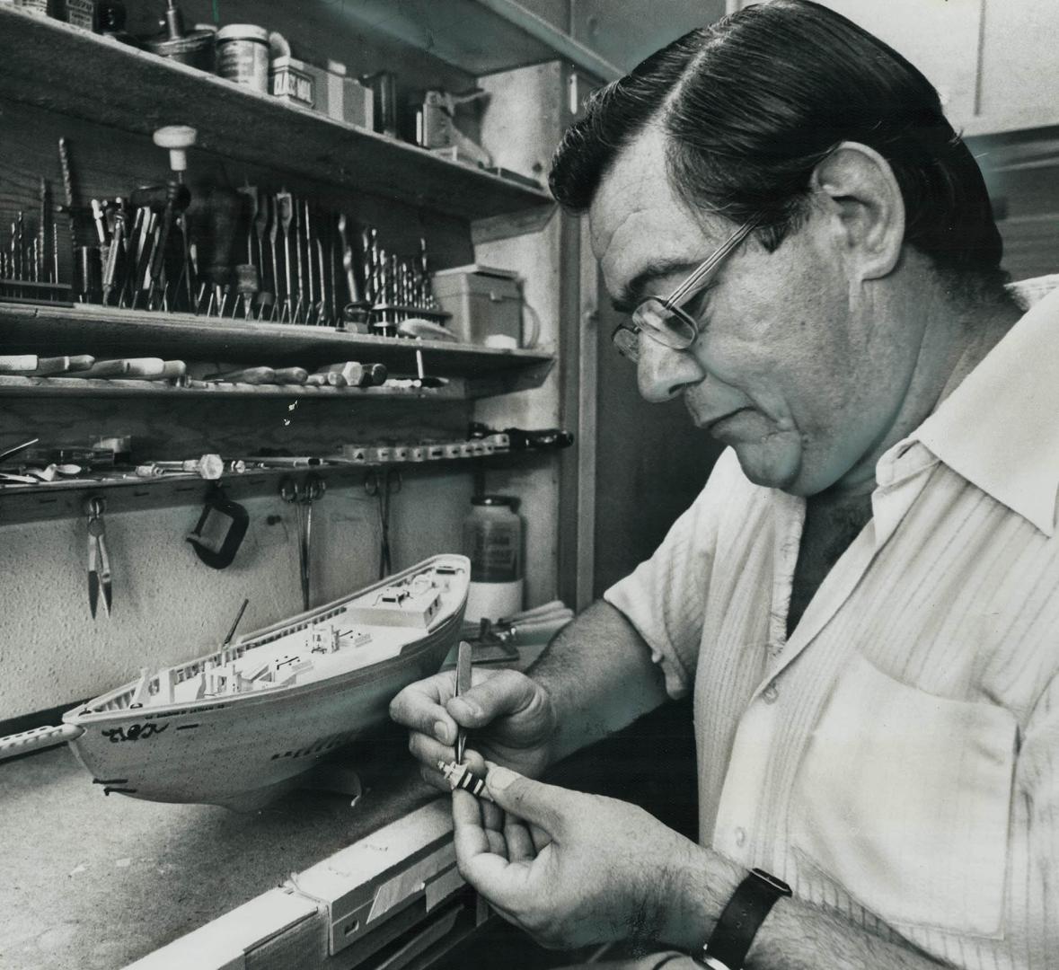 For more than 18 months, Roger Cole has been working on this model of a 1902 Massachuetts fishing schooner, but with a unique difference from the usua(...)