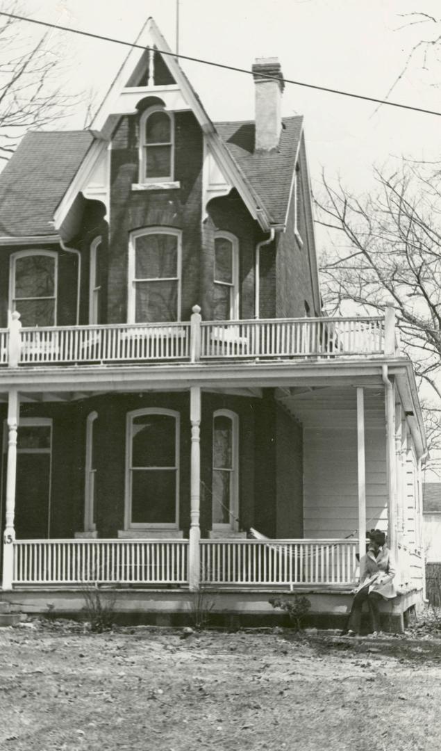 House, Beech Avenue, no. 15, northeast corner of Park Avenue, Toronto, Ontario