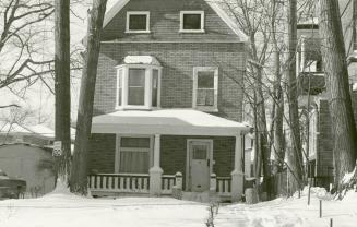 House, Waverley Road, no. 60, west side, between Queen Street East and Kew Beach Avenue, Toronto, Ontario