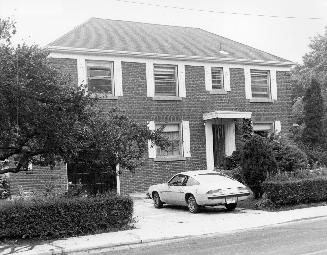 House, Chatsworth Drive, east side, between Lawrence Avenue West and Chudleigh Avenue, Toronto, ...