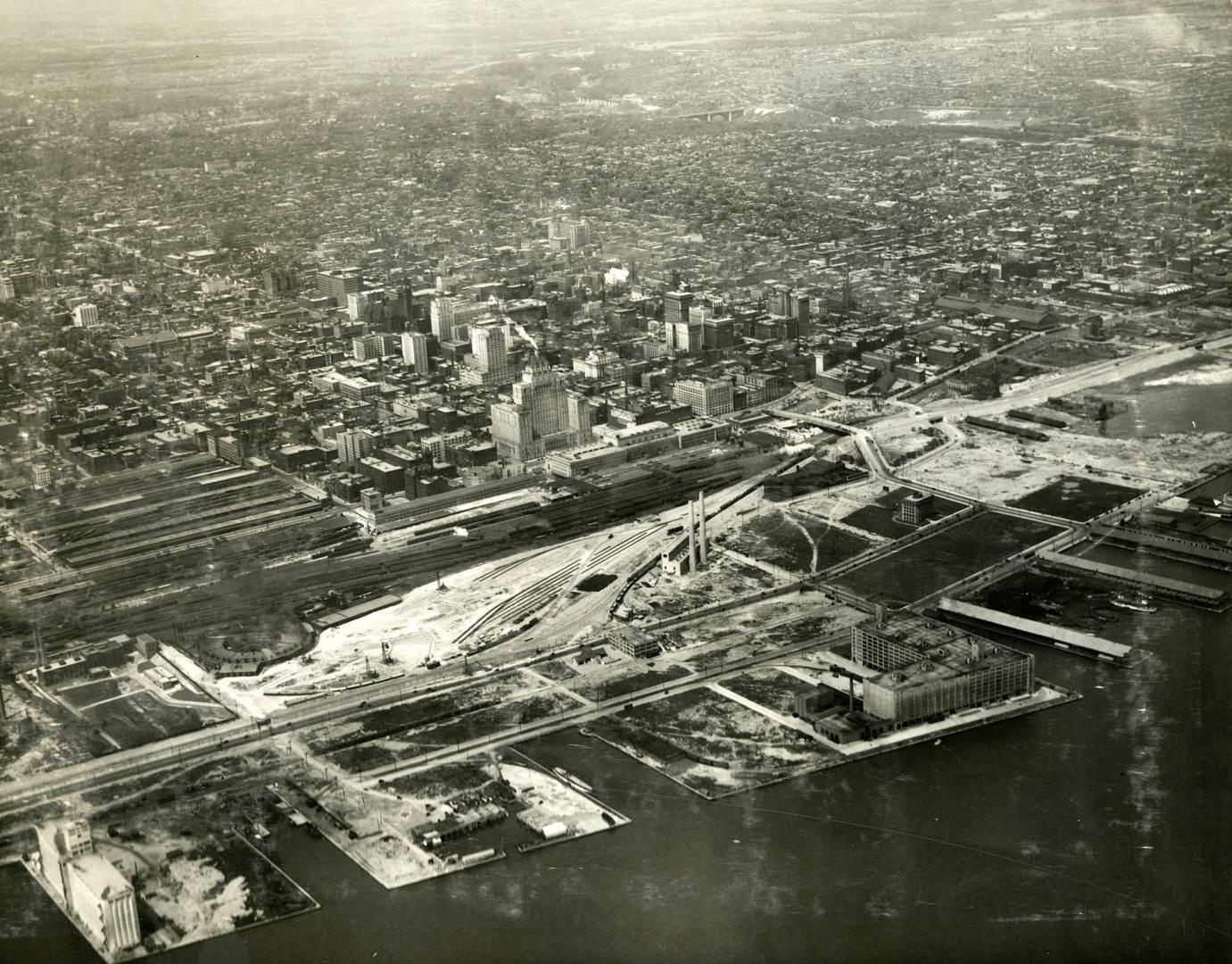 Image shows an aerial view of the Toronto Harbour.