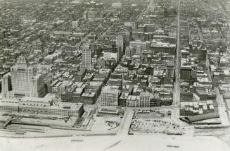 Aerial view Toronto 1929, looking north