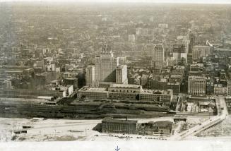 Toronto Downtown 1929. Aerial view, looking north from about the foot of Bay Street