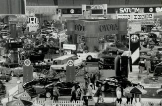 Skydome's the limit: A new heated walkway will please patrons to the 1993 Canadian International Autoshow, organized by the Toronto auto dealers