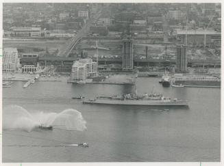 British destroyer welcomed as it delivers anchor for Ajax, The British destroyer, HMS Fife, arrived in Toronto harbor yesterday hauling a 1 1/2-tonne (...)