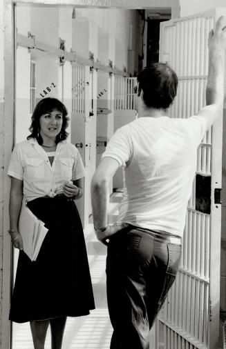 Public hostility: Dr. Sharon Williams, the unit director of the Kingston program, speaks with an inmate. She is well aware of the controversy surrounding the techniques