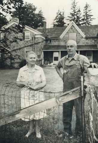 At their 1855 farmhouse just south of the Pickering airport site, Hugh Miller and his wife, Elsie, reter to indecision on the airport as torture. High(...)