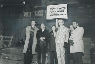 Sigmund sherwood, Auschwitz veteran, He wore prison uniform to anti-Zazi rally at CNE