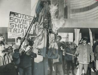 Flags of Nazi Germany and the Soviet Union were put to the torch during a rally at civic square yesterday protesting sentences given Soviet Jews convi(...)