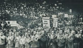 8,000 high school teachers stand at Maple Leafs Gardens to applaud a call for mass resignations of Metro secondary school teachers if the school board(...)