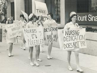 Nurses, picketing in front of Mount Sinai hospital earlier this month, won substantial wage increases July 17