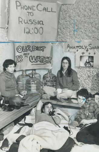 One seventh day of hunger strike - they drink 8 ounces of water an hour, and have nothing else - eight York University students say they will continue(...)