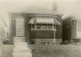 House, Glengarry Avenue, no. 197, south side, east of Elm Road, Toronto, Ontario. Image shows t…