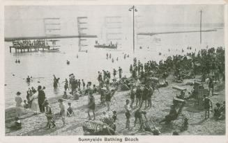 Picture of a crowded beach. 