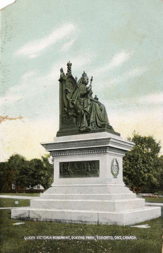 Picture of Queen Victoria monument.