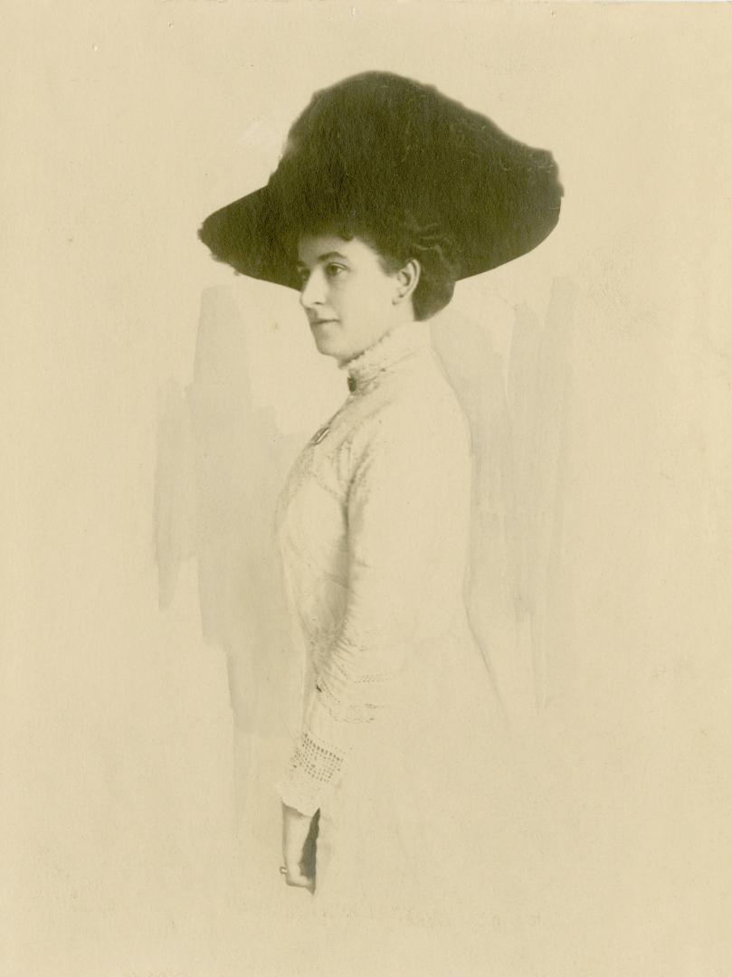 Black and white photograph of Grace Isabel (Abbott) Hubbard