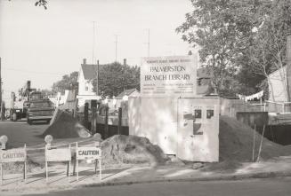 Picture of a one storey library under construction. 