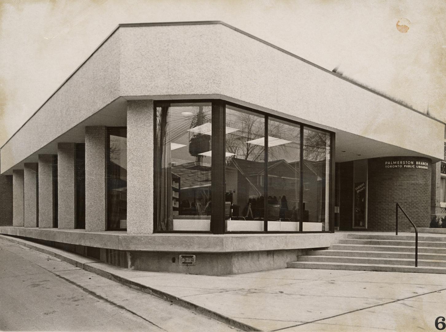 Picture of a one storey library.